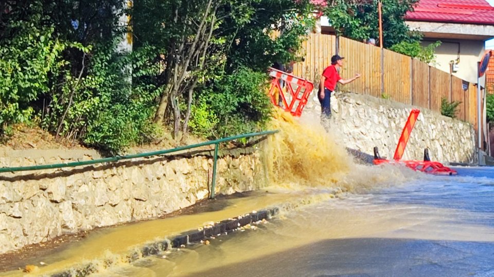 Pe Dobrogeanu Gherea, tot fără apă