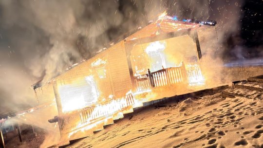 Incendiu la o cabană de la Plaiul Foii. Proprietarul a fost grav rănit