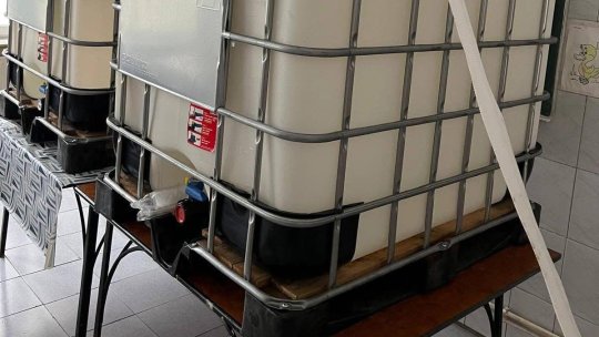 Apă potabilă de la pompierii brașoveni, pentru locuitorii din Victoria și Ucea