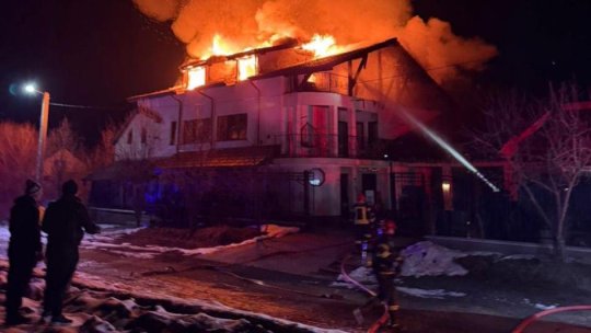 Așteptați să se stingă focul din sobă înainte de culcare