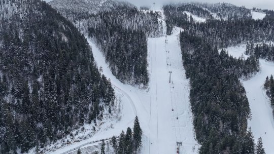 Schi în Poiana Brașov - din weekend va funcționa nocturna pe pârtia Lupului inferior și se va schia pe Subteleferic