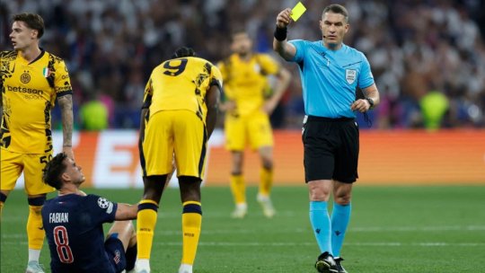 Fotbal / Istvan Kovacs va arbitra meciul Borussia Dortmund - Inter Milano, din Liga Campionilor