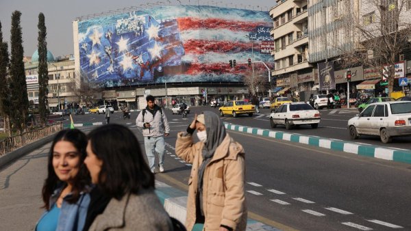 Prețul petrolului crește pe fondul temerilor unui posibil atac asupra Iranului