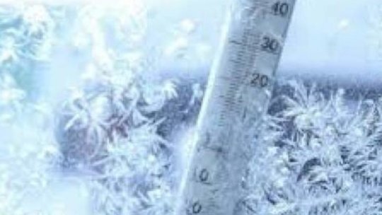 Vremea se răcește. Precipitații, vânt și ger până mâine seară