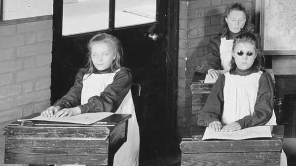 Astăzi este marcată Ziua Mondială a Alfabetului Braille