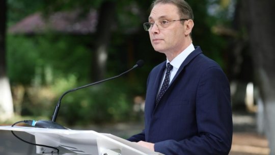 Premierul desemnat, Luca Niculescu, depune în Parlament lista miniştrilor și programul de guvernare