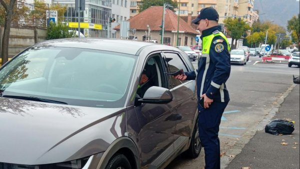 Polițiștii din cadrul BJPT Brașov, acțiune pentru prevenirea accidentelor la trecerile la nivel cu calea ferată