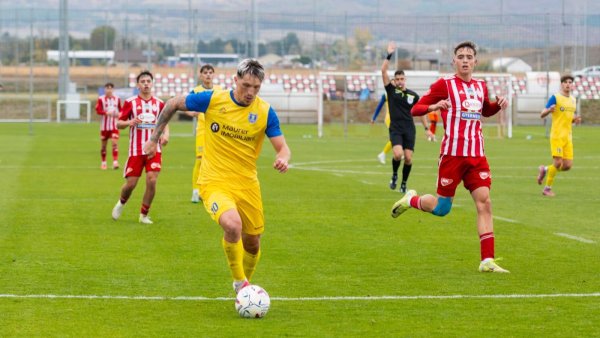 Fotbal. Liga a 3-a: Victorie pentru Corona, eșec pentru Kids Tâmpa