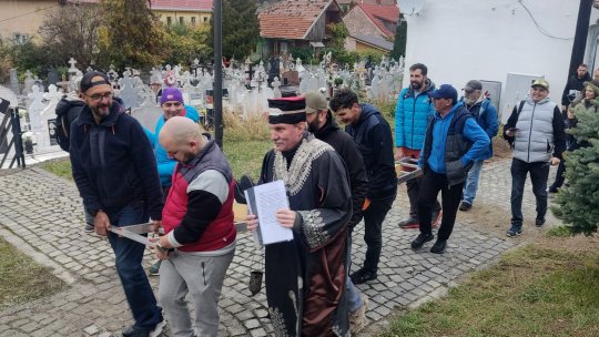,,Îngroparea vătafului'', un vechi obicei al Junilor Dorobanți, a avut loc azi