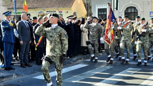 Ziua Armatei României, sărbătorită la Brașov. Ceremonie militară și restricții de circulație în Piața Unirii