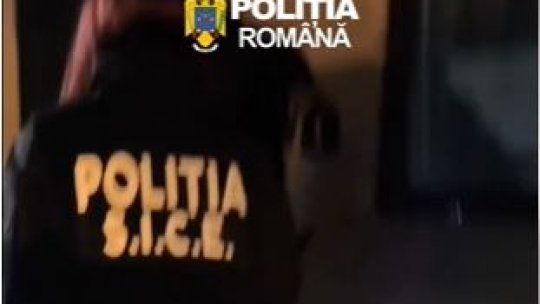 Percheziții pentru înșelăciune