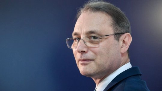 Premierul Luca Niculescu: "Am decis elaborarea rapidă a unui plan de acţiune pentru combaterea violenţei în şcoli"