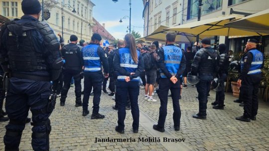 Incidente între suporterii CSA Steaua București și Poli Timișoara, la Sibiu. Jandarmii brașoveni au aplicat 12 sancțiuni