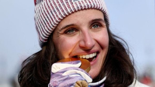 Schi biatlon / Julia Simon a câștigat proba individuală de 15 kilometri