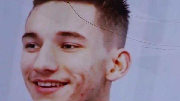 Polițiștii brașoveni, în alertă! Caută un tânăr de 23 de ani!