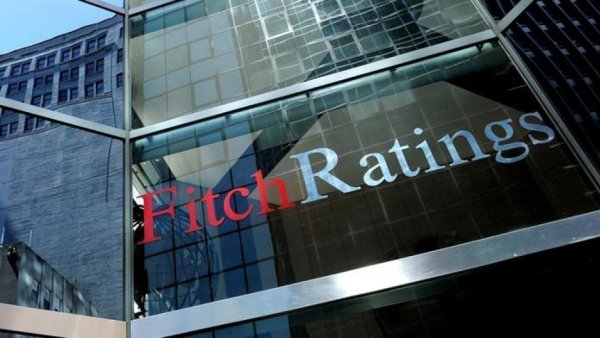 Fitch menţine ratingul suveran al României la 'BBB minus', cu perspectivă negativă