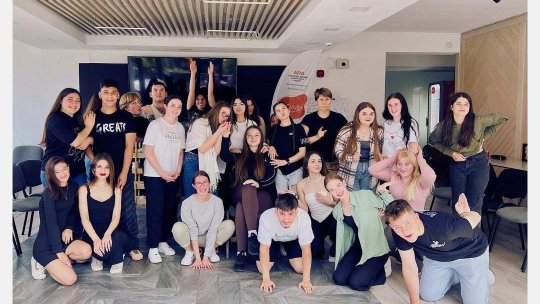 Cursuri artistice gratuite pentru tinerii defavorizați