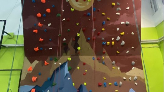 Escalada, o formă de mișcare tot mai căutată la Brașov!