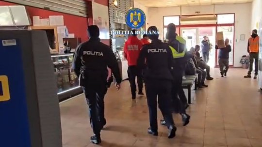 Ample controale desfășurate de polițiștii brașoveni în zonele comerciale. Amenzi de peste 7.000 de lei | VIDEO