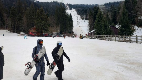 Se schiază în condiții de primăvară în Poiana Brașov