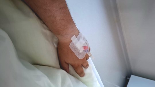 Noua regulă care prevede neplata primei zile de concediu medical urmează să fie modificată