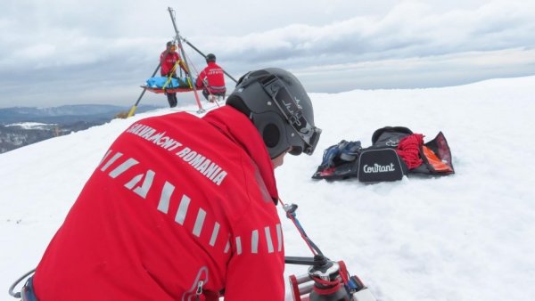 Aproape 100 de persoane, recuperate de pe munte în ultimele 24 de ore