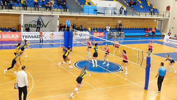 Volei feminin. Corona a debutat cu victorie în sferturile Diviziei A1