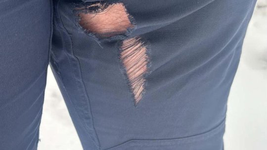 Sindicatul Europol reclamă că pantalonii uniformelor de poliţist se rup