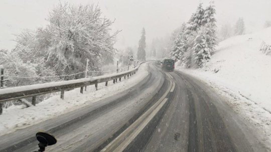 Ninge în centrul țării. Drumarii intervin pe DN1