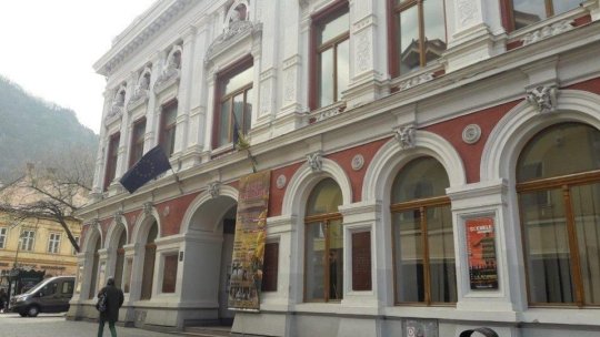 Trei dascăli brașoveni, omagiați într-un spectacol special