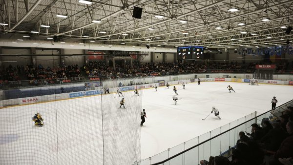 Hochei. Corona Brașov, eșec la scor în primul meci din semifinalele Erste Liga