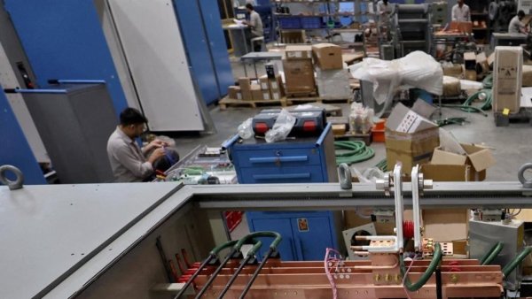 Managerii din comerţul cu amănuntul şi servicii preconizează o creştere accentuată a preţurilor