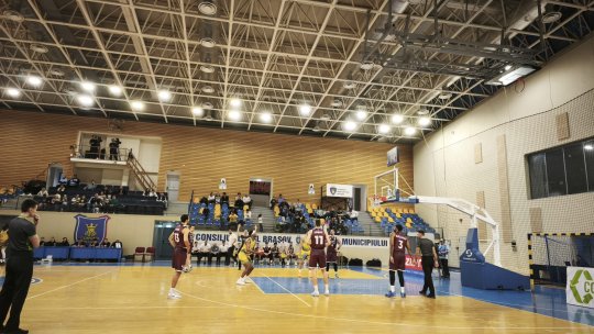 Baschet. Corona Brașov a fost învinsă de Rapid, în Sala Sporturilor