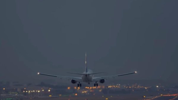 Război în Orientul Mijlociu. MAE: 490 de cetăţeni români, repatriați din zonele de conflict