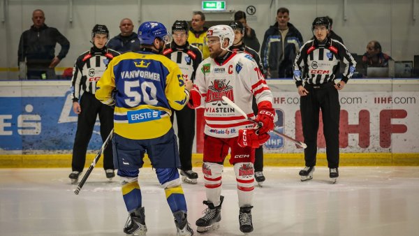 Corona Brașov vrea analizarea arbitrajului de la meciul cu Hochei Club Gheorgheni