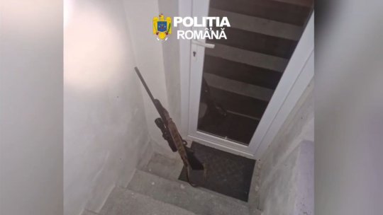 Vânători reținuți de polițiști, după ce ar fi împușcat ilegal un urs