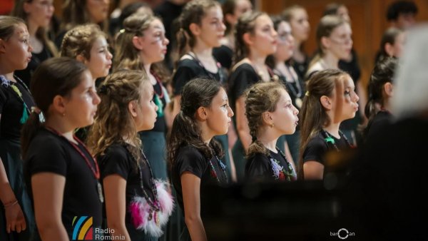 Marile treceri - spectacol multimedia prezentat de Corul de Copii Radio