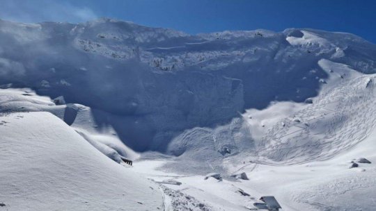 Risc de avalanşe în Munţii Făgăraş şi Bucegi