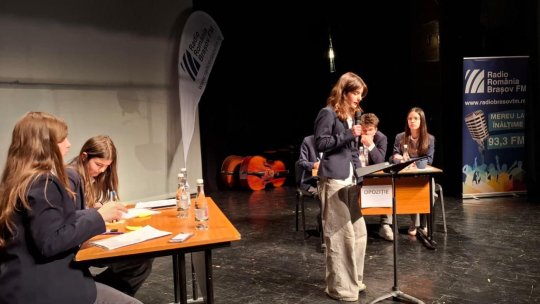 200 de adolescenți au participat la dezbaterea organizată de Radio România Brașov și Inspectoratul Școlar