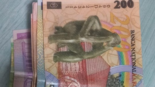 Cum sunt repartizate salariile din România