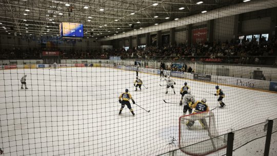 Hochei. Corona Brașov s-a calificat în finala Erste Liga | FOTO & VIDEO