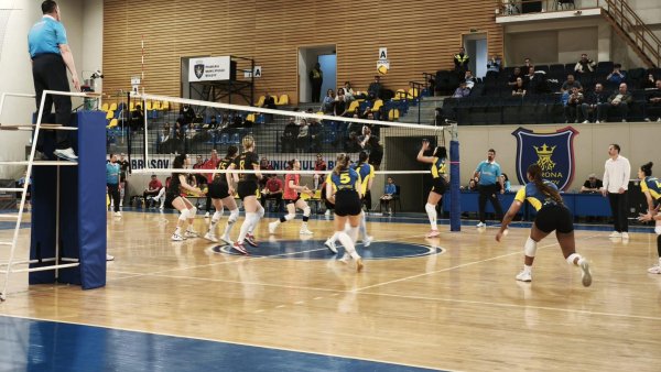 Volei feminin. Corona Brașov a egalat pe Alba Blaj în semifinala Diviziei A1