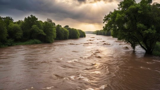 INHGA: Cod galben de inundaţii în nouă bazine hidrografice, până marţi după-amiaza