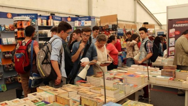 Târgul de Carte Gaudeamus Radio România s-a deschis la Oradea
