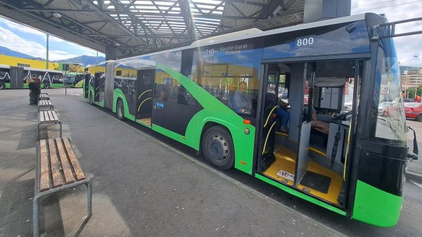 Modificări de traseu pentru autobuzele RAT 710 și 711, joi