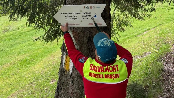 Salvamont Brașov reface marcajele turistice