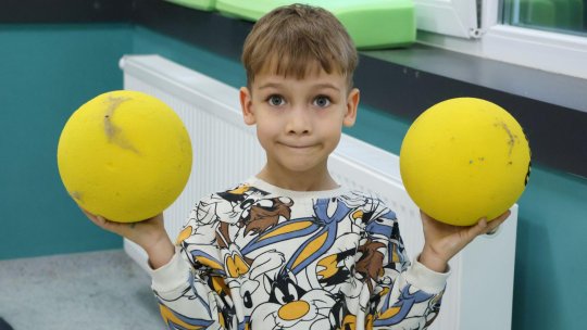 Studiu Salvați Copiii România - 1 din 3 copii își dorește mai mult timp cu familia și mai multe ore petrecute în aer liber