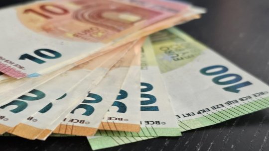 Euro, tot mai aproape de pragul 5,2 lei