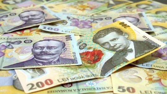 Leul s-a apreciat ușor, joi, în raport cu euro