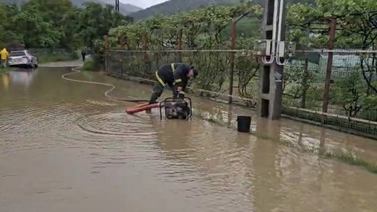 Aversele şi vijeliile au făcut pagube în câteva judeţe